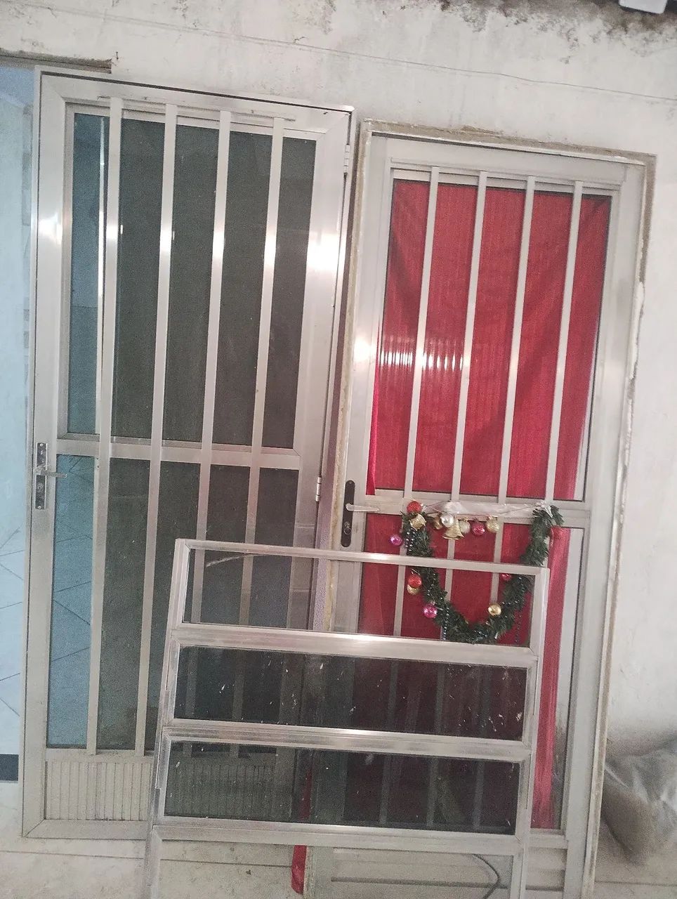 Portas e basculante de alumínio  - Foto 2