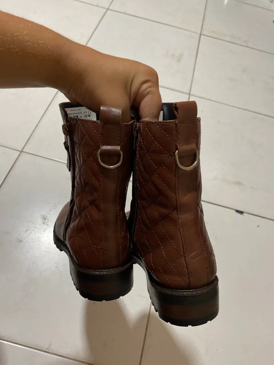 Vendo bota Constance nunca usada  - Foto 2