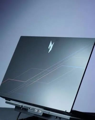 Acer Nitro V(RTX 5050) Notebook gamer - Novo na caixa  - Foto 3