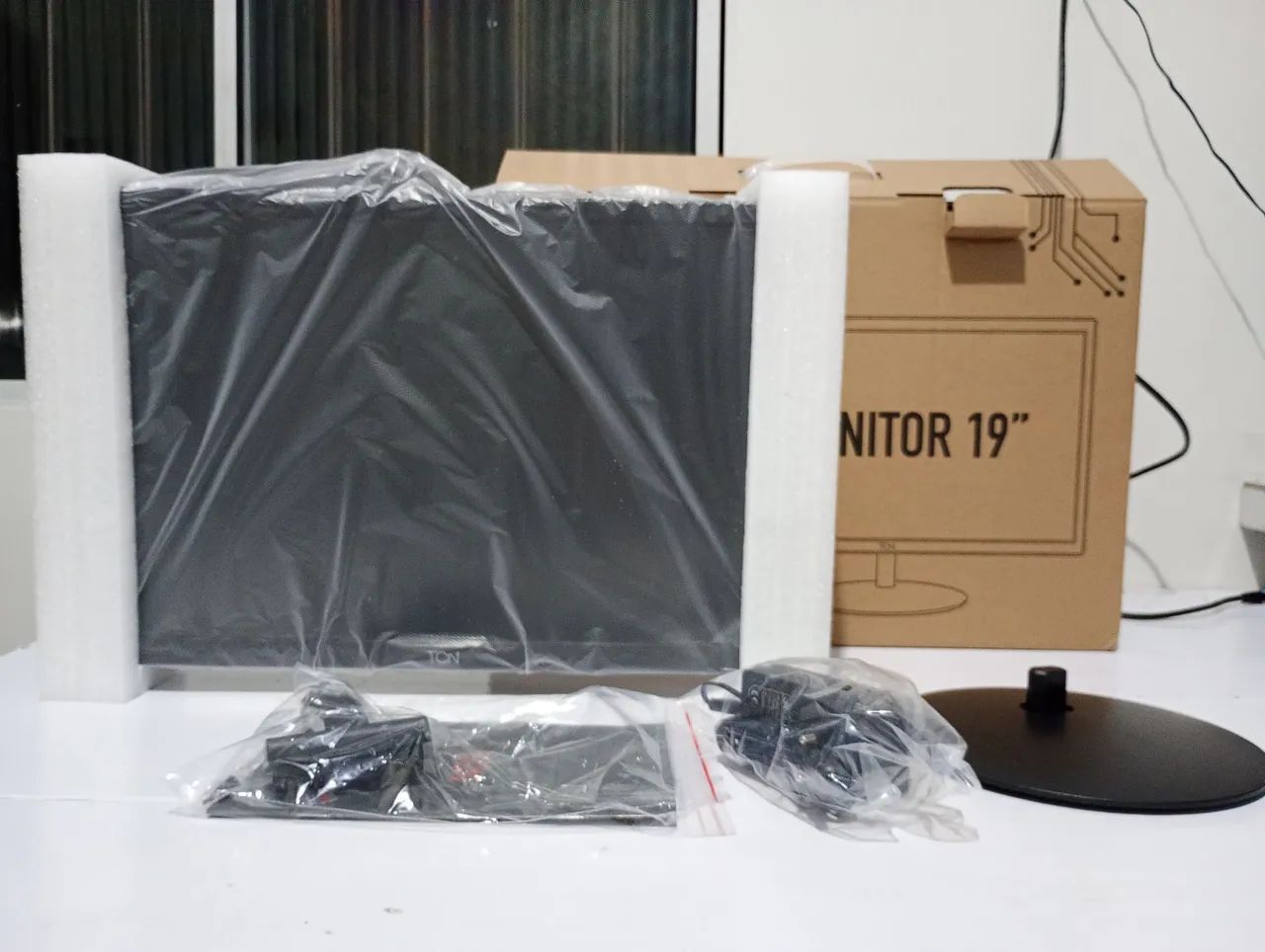 Monitor 19 polegadas novo na caixa  - Foto 2