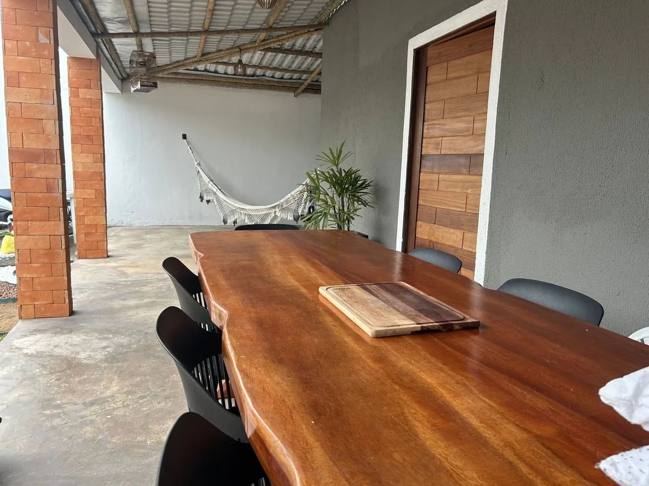 Vendo casa em condomínio fechado 
