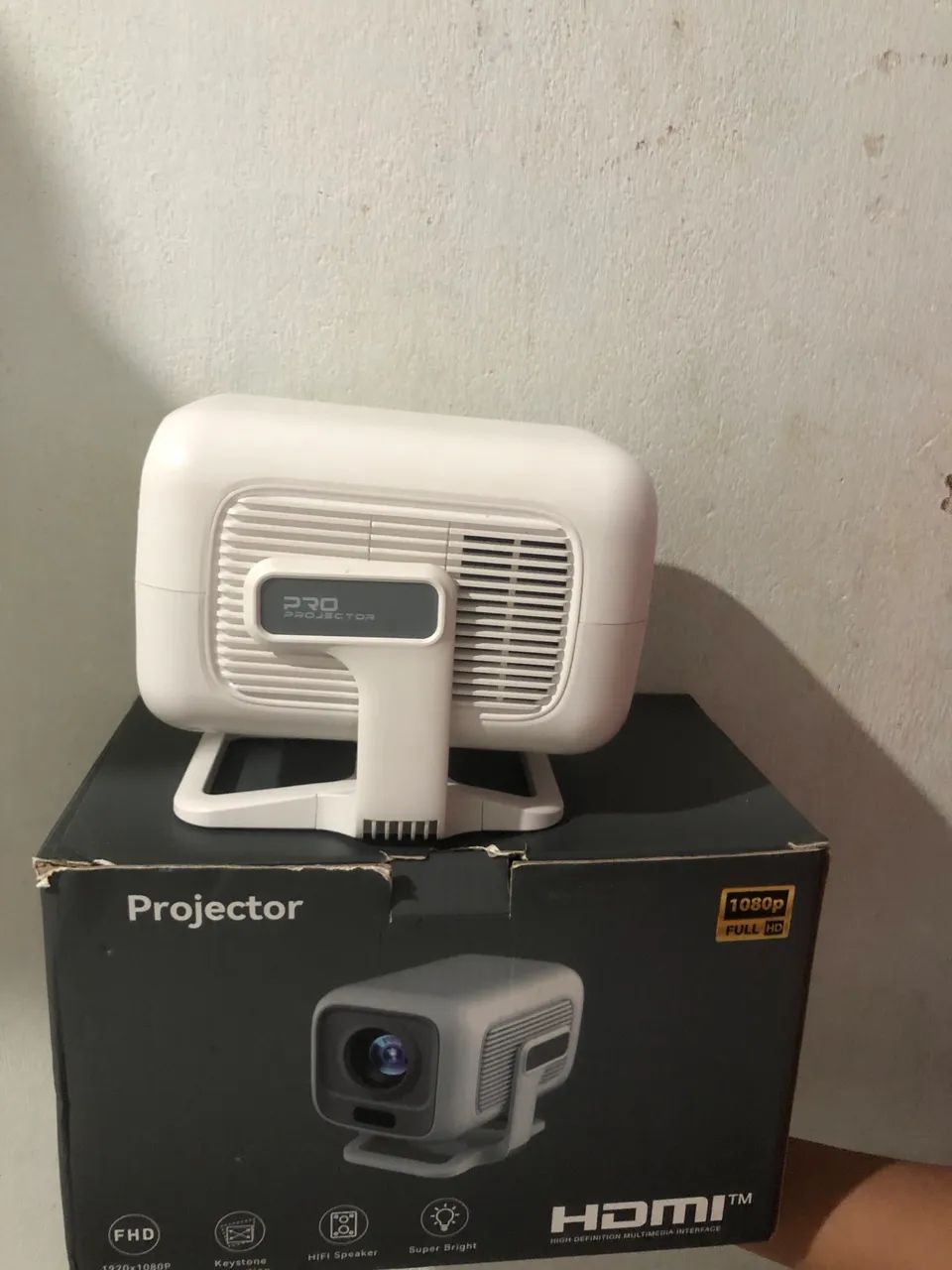 Projetor Portátil Full HD 1080p - Entrada HDMI e Som HiFi ? Full HD -  - Foto 2
