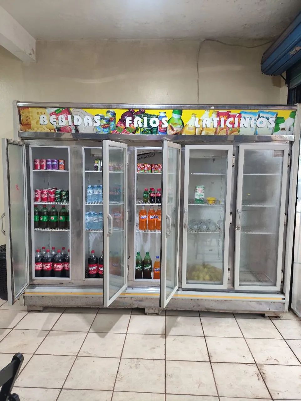 Vendo expositor gelopar 5 portas 
