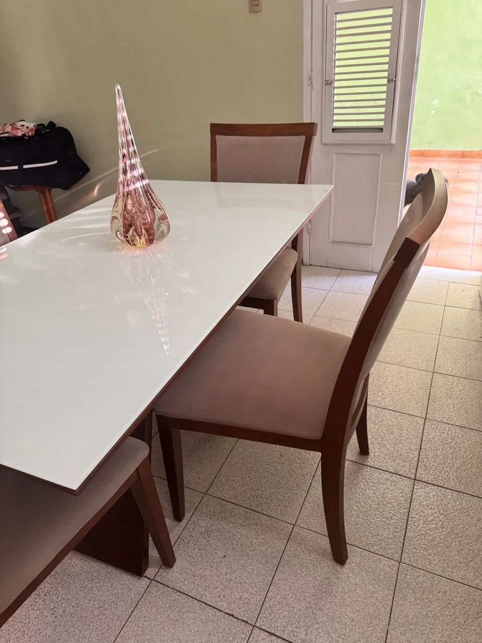 Mesa de 4 cadeiras da Jacaúna 
