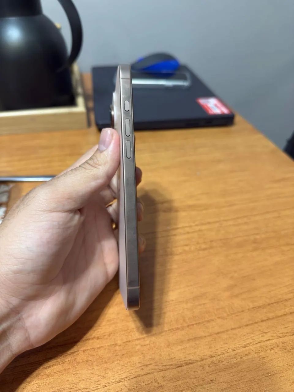 IPHONE 16 pro Max 256g dourado  - Foto 5