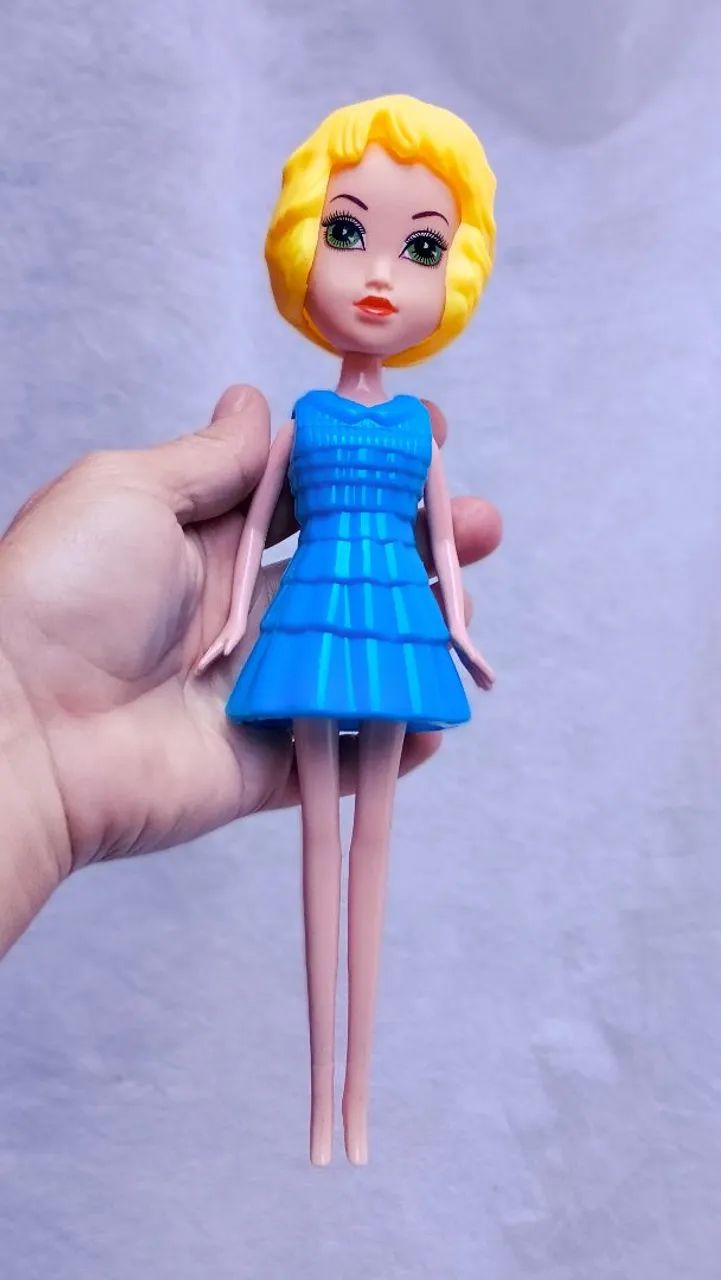 Boneca Infantil Colecionavel - Troca roupa e cabelos  - Foto 5