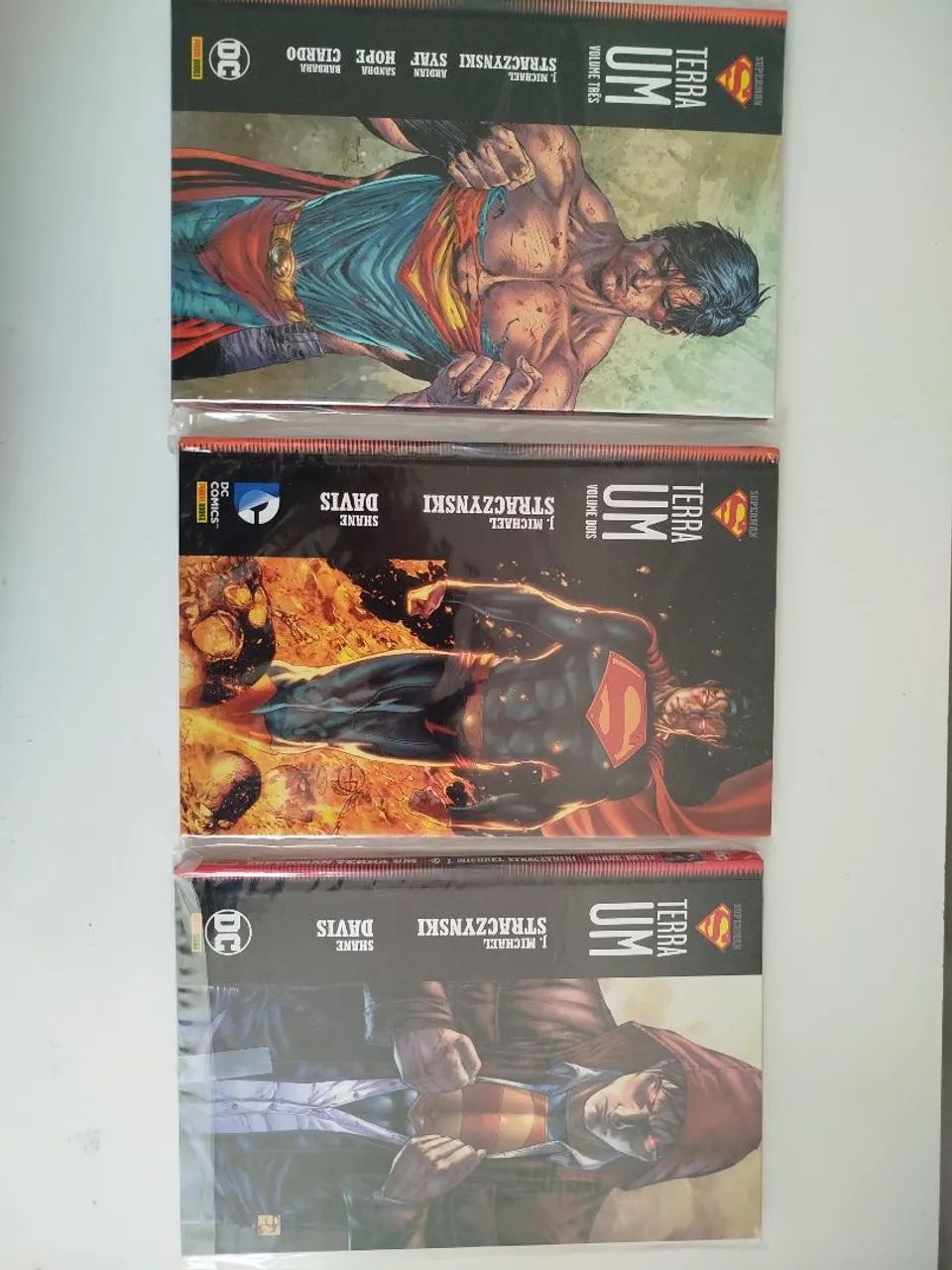 Superman Terra Um volumes 1 2 e 3