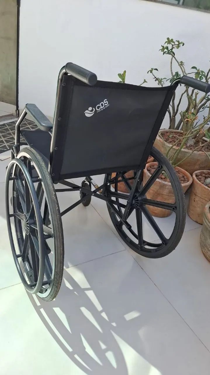 Cadeira de rodas - Foto 2