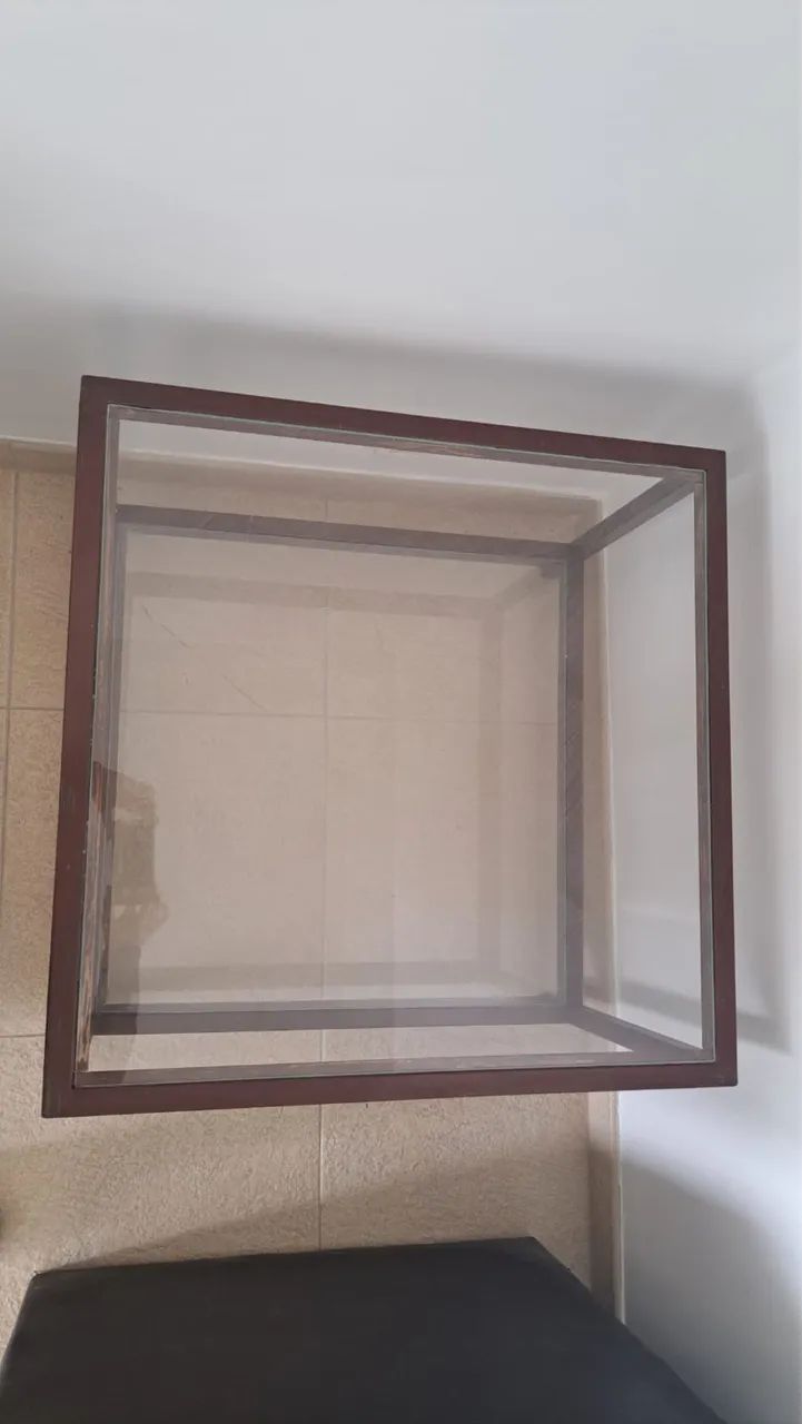 Mesa de Canto em Ferro com 2 Tampos de Vidro 70x70 - Impecável - Foto 3