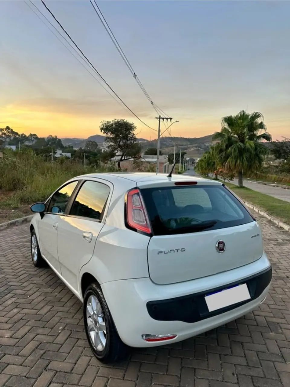 Fiat Punto Attractive 1.4 Fire Flex 8V 5P 2013 - Foto 4