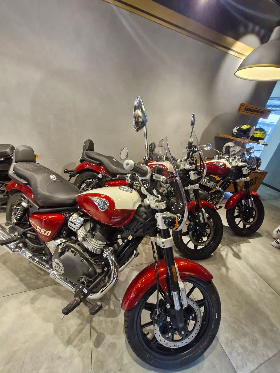 Super Meteor 650 Celestial Red  Marcio Carioca *