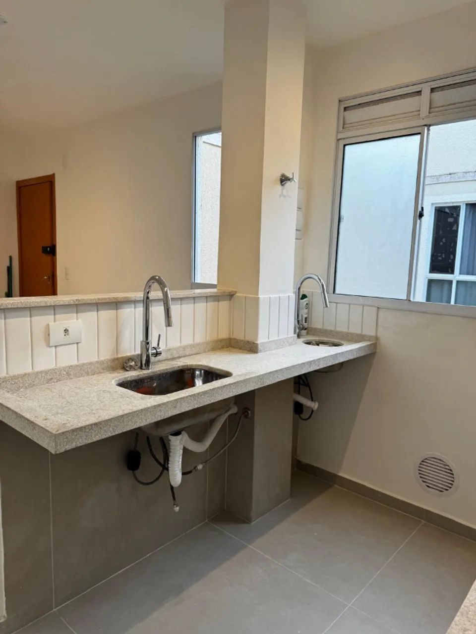 Lindo Apartamento Reformado 2 Quartos - Chapada das Borboletas - Despraiado - Foto 3