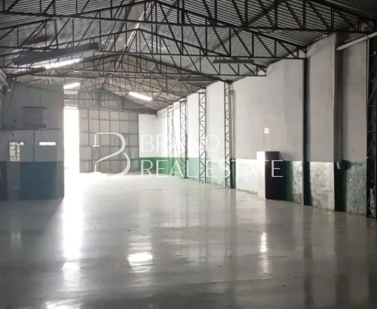 Comercial com 798 m², à venda no bairro Saúde.