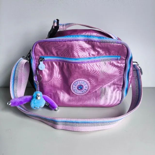 Kit Mochila de Rodinha e Alça de Ombro com Merendeira e Estojo Escolar da Kipling - Foto 4
