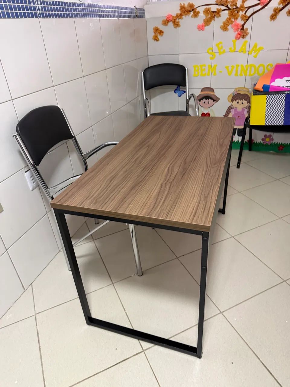Mesa reta 1,20 x 0,60 pé de ferro sem gaveta  - Foto 4