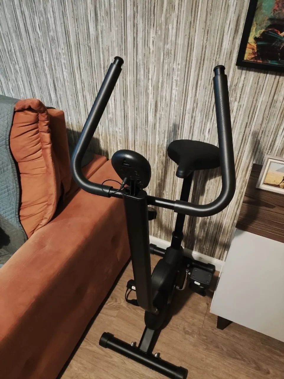 Bicicleta Ergonômica Pequena Academia