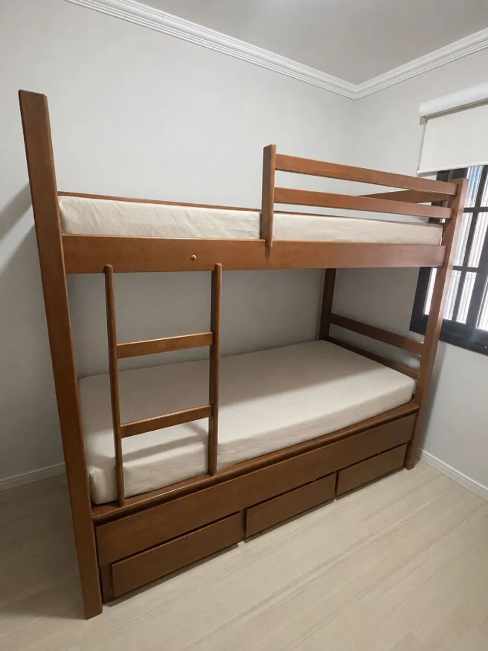 Cama triliche 