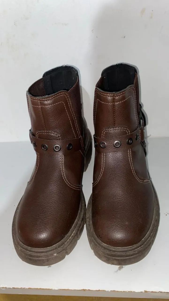 Vende-se bota número 34 - Foto 2