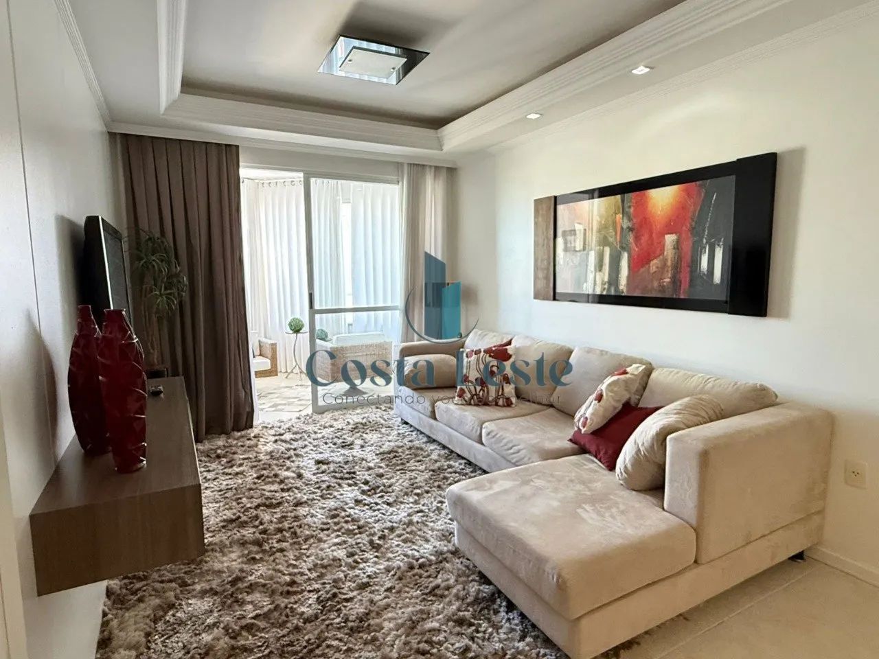 Amplo apartamento de 3 dormitórios com suíte no Estreito - Foto 2