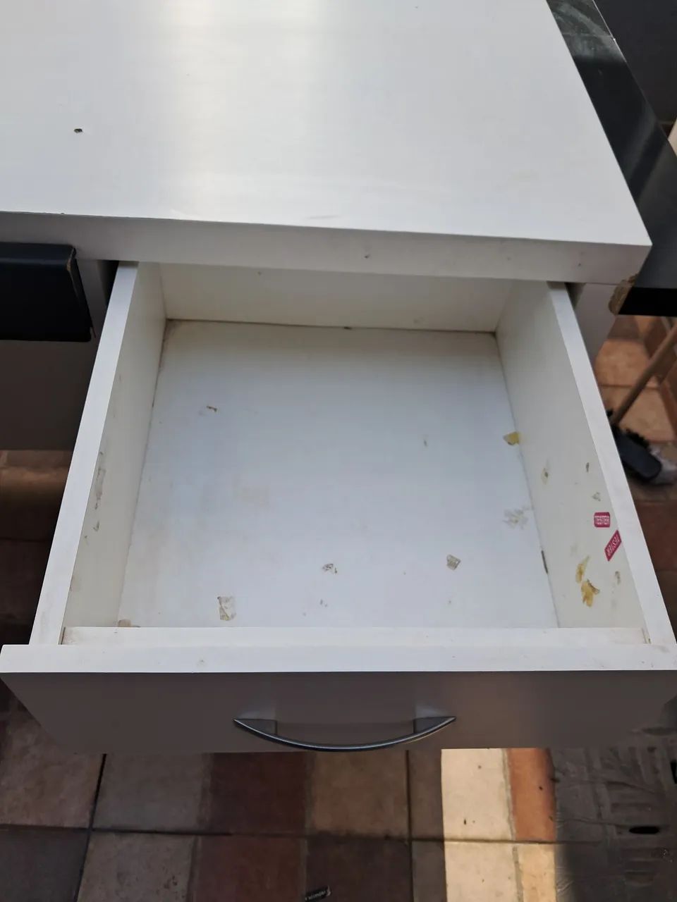 Balcão com caixa , gaveta e divisória para DVR - Foto 4