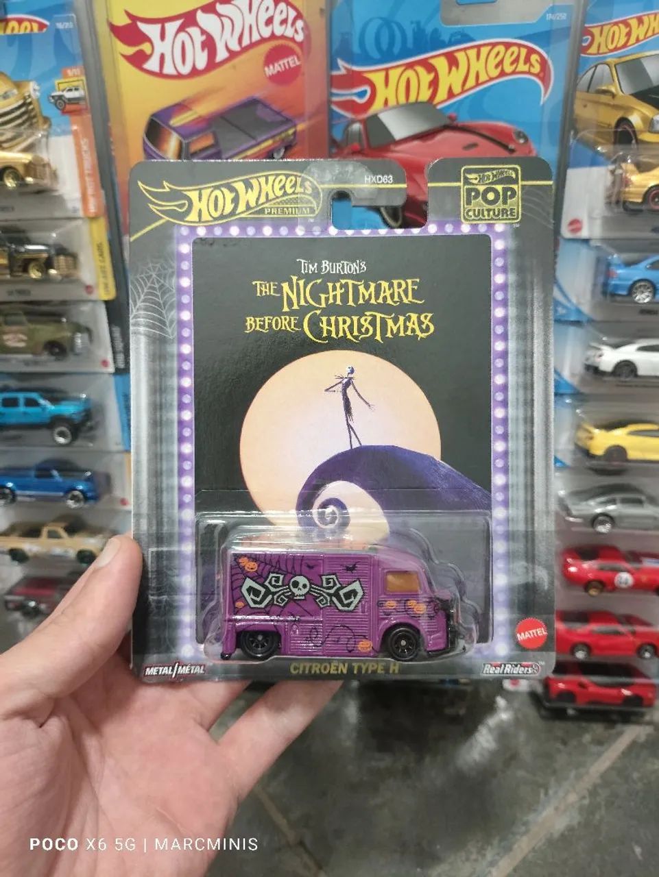 Miniatura Hot Wheels Premium Citroën Type H - O Estranho Mundo de