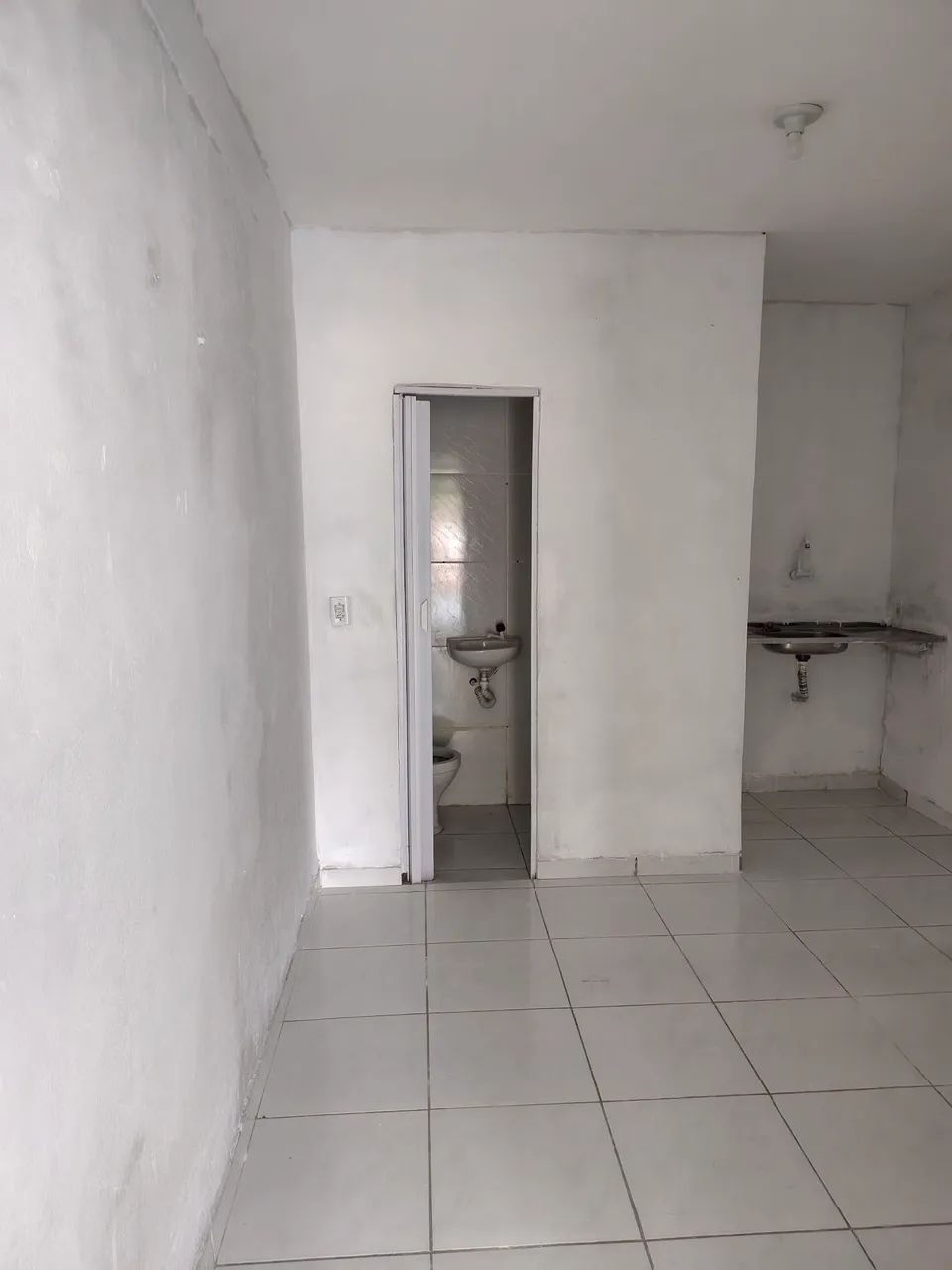 Alugo ponto de comércio 13m de fundo com 3m de frente  - Foto 3