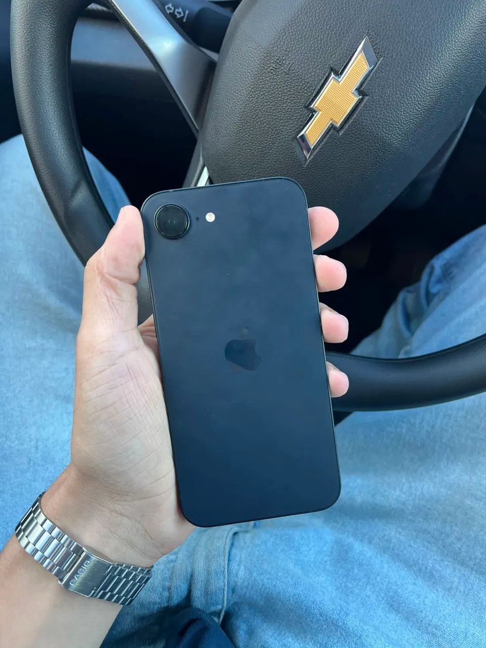 iPhone 16e 