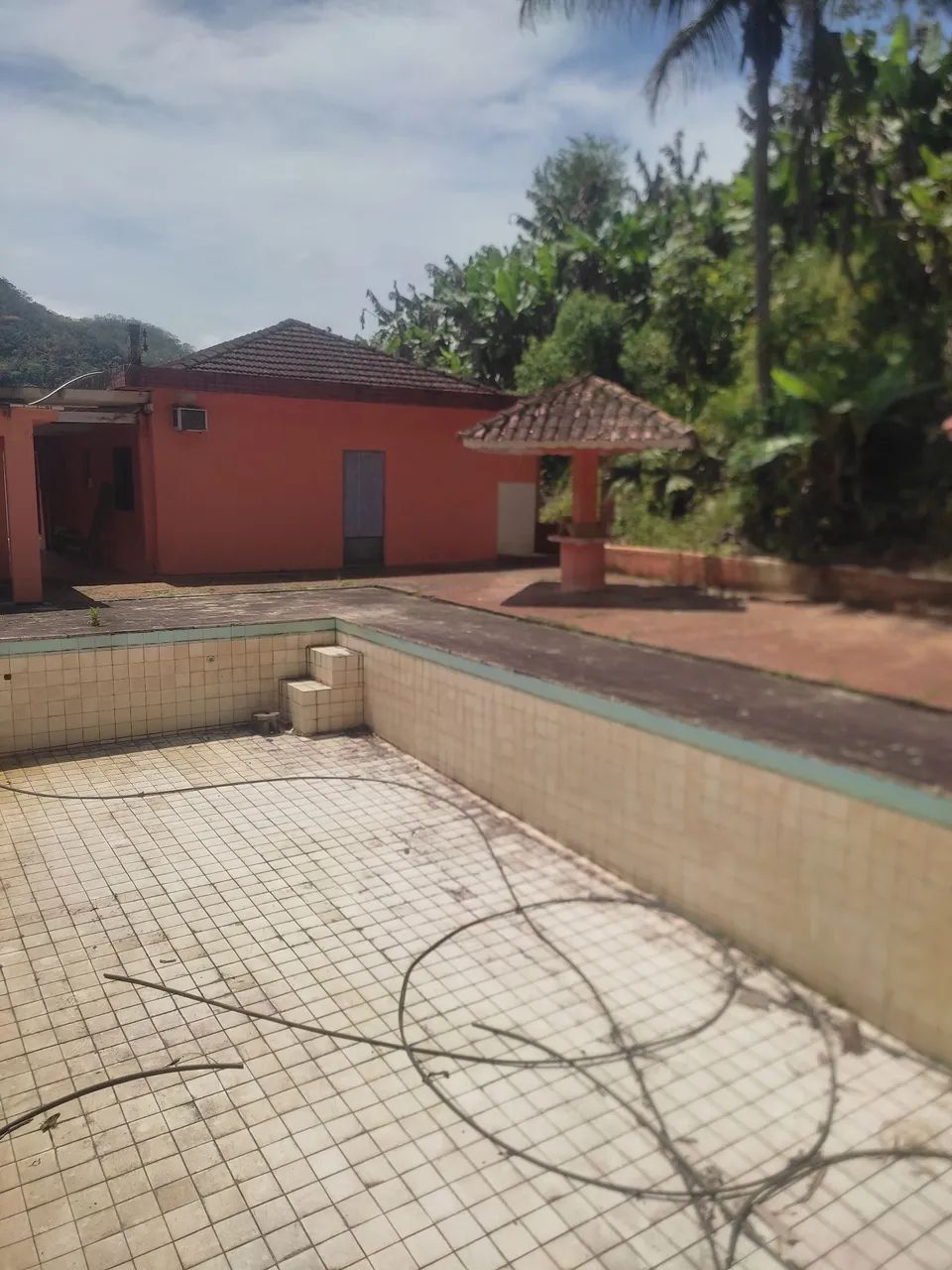 Chácara com casa de 3 dorm. - Foto 2