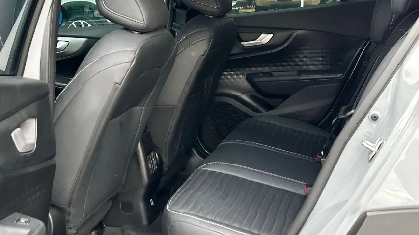 Fiat Fastback Limited Ed.1.3 270 T.flex Aut. 2025 - Foto 5