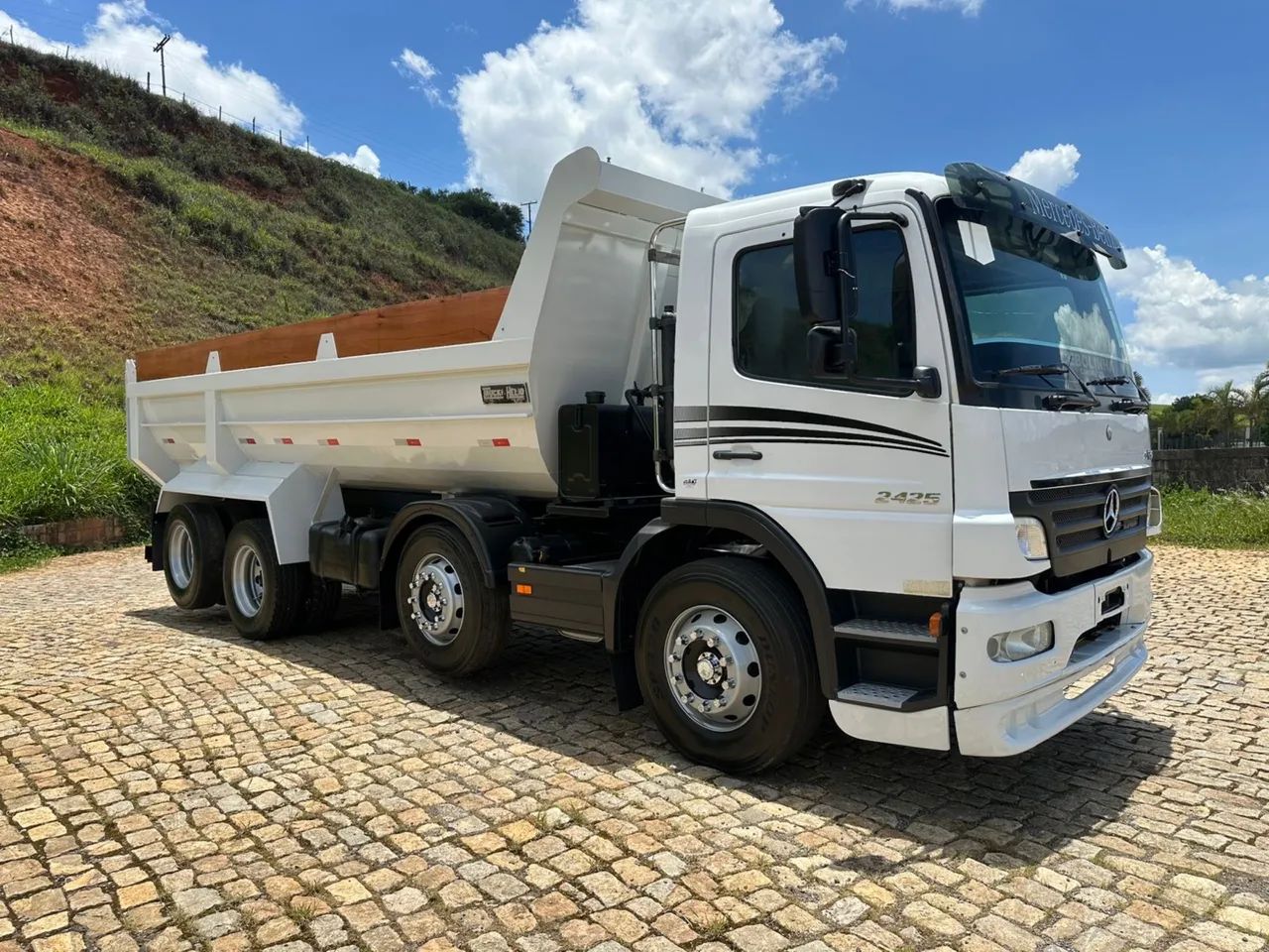 2425 Atego Bitruck impecável  - Foto 2