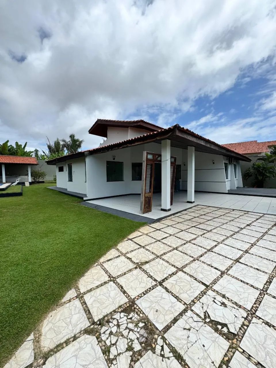 (MR) LOCAÇÃO CASA - NO CALHAU