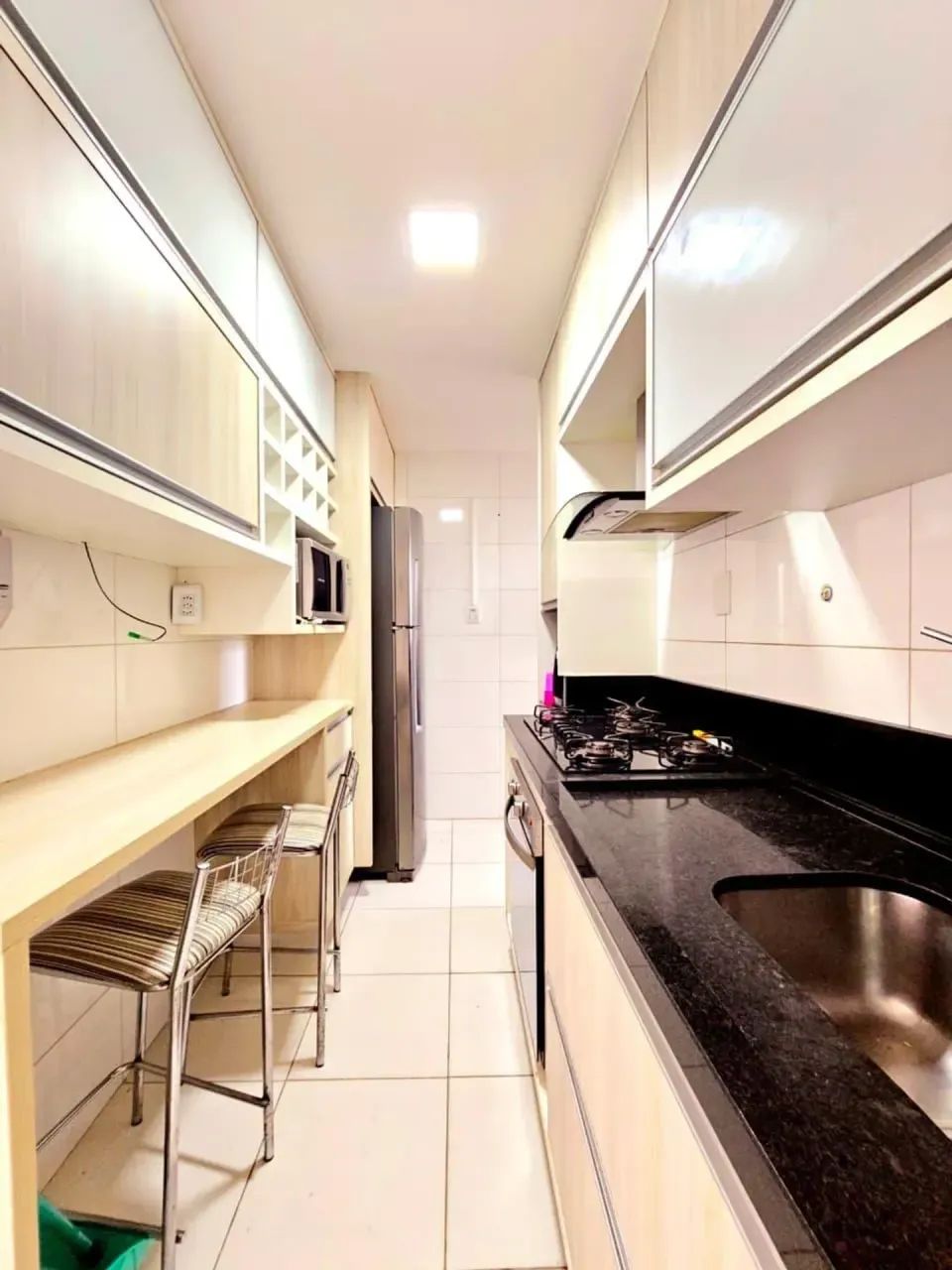 APARTAMENTO REFORMADO E MOBILIADO PARA LOCAÇÃO  CONFORTO, SOFISTICAÇÃO E PRATICIDADE! - Foto 5