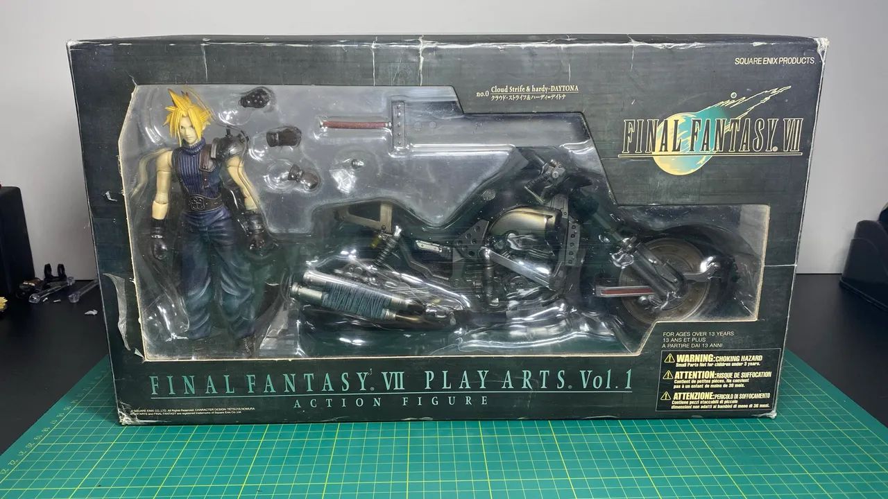 Cloud Strife & Hardy Daytona Final Fantasy VII Play Arts Square