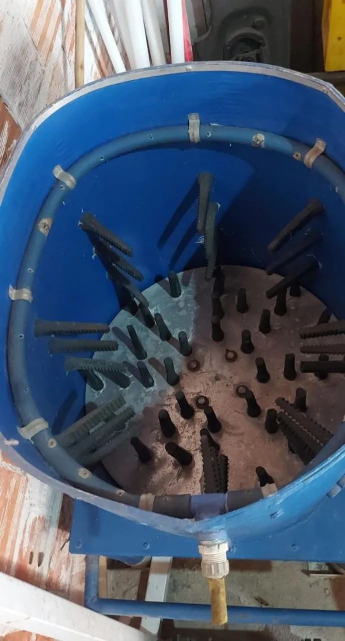 Depenedeira de galinha 