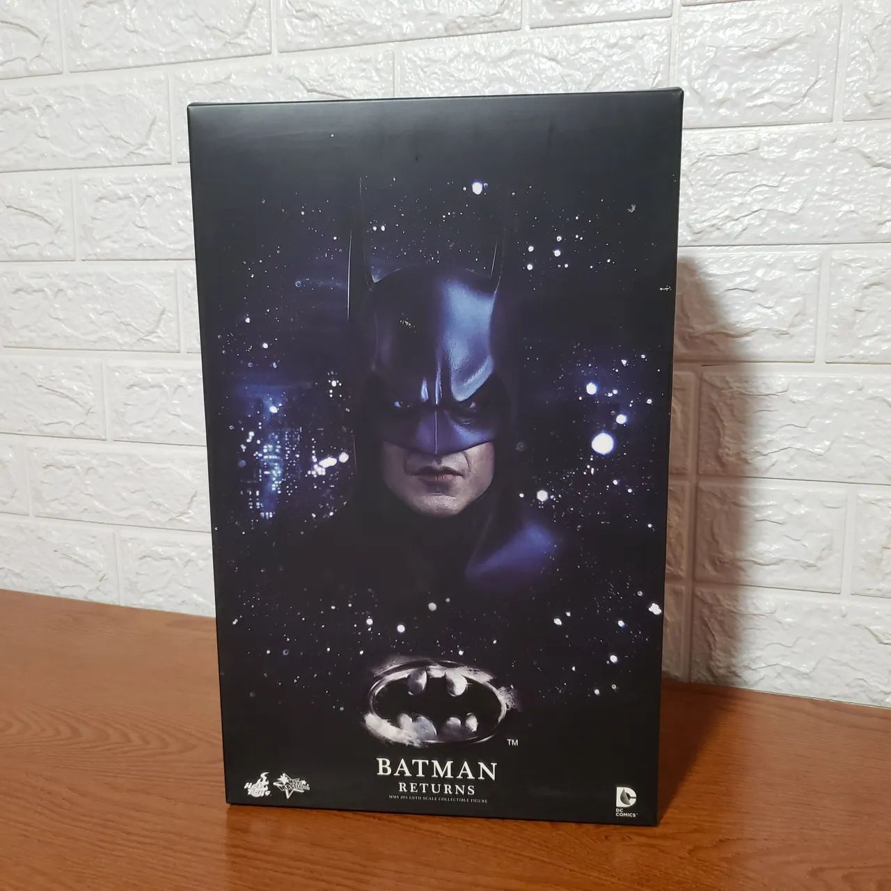 Batman Returns Michael Keaton 1/6  Hot Toys 