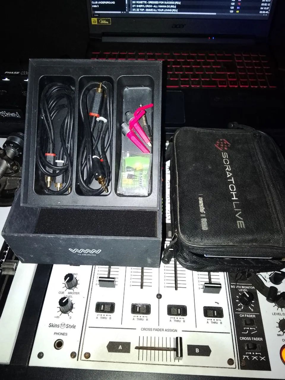 Par de Toca Discos Technics MK2 c/Phase e Mixer DJM700 - Foto 2