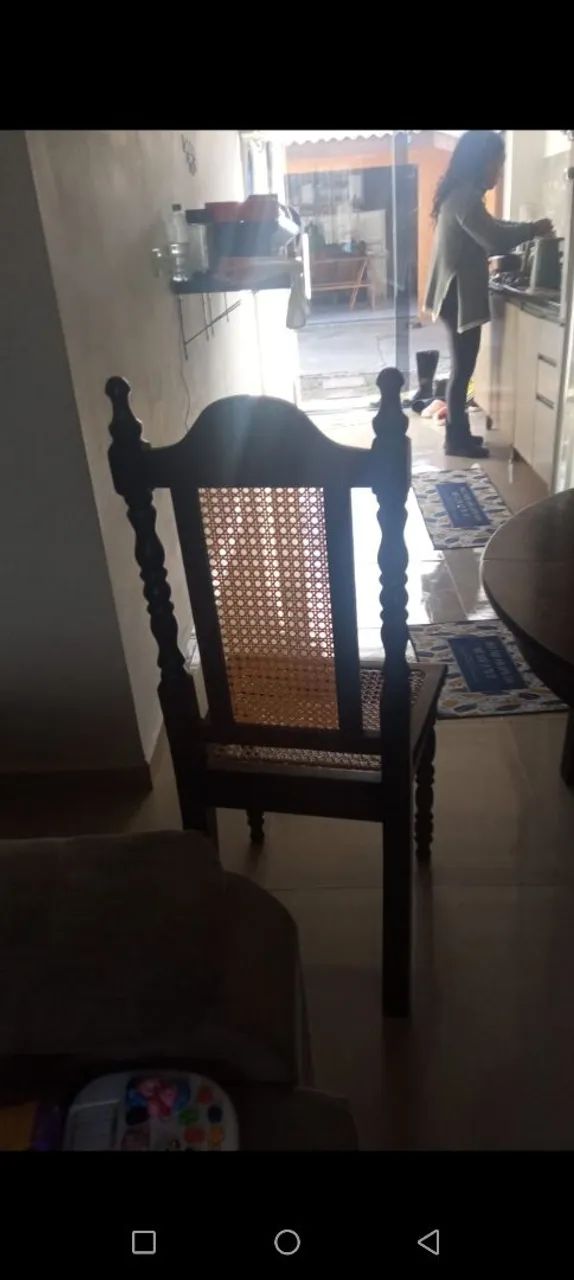 Mesa antiga com cadeiras  - Foto 4