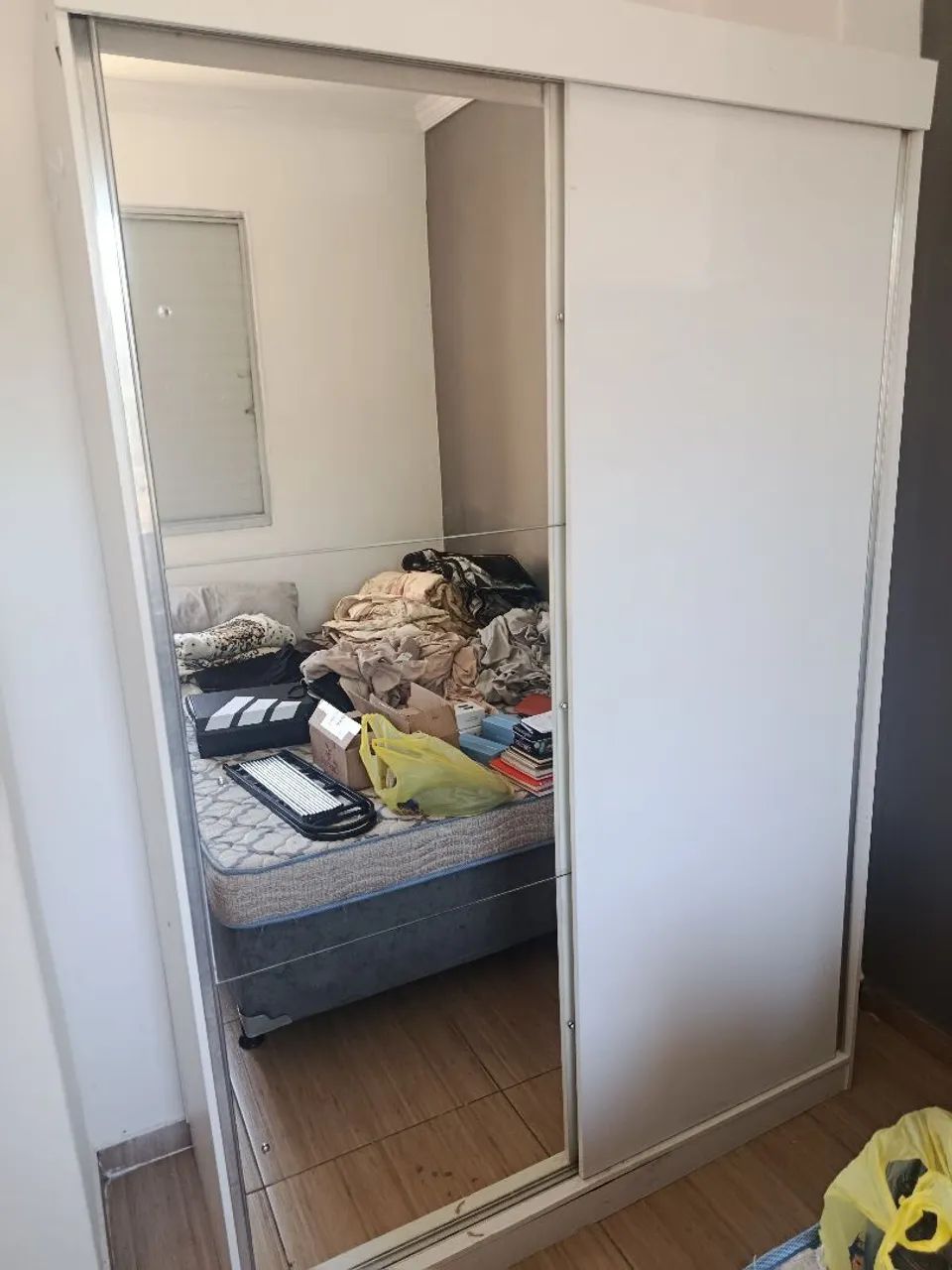 Guarda Roupa com espelho