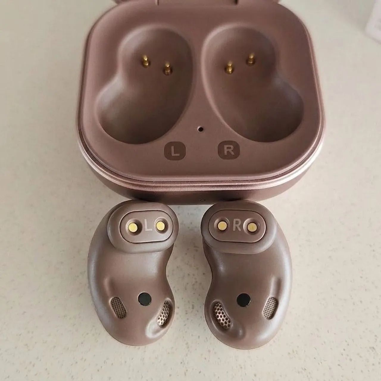 Fones AKG SAMSUNG LIVE BRONZE. - Foto 2