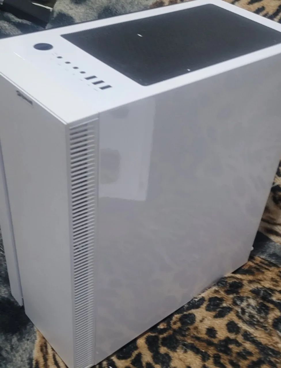 Gabinete Gamer Redragon Black Bed