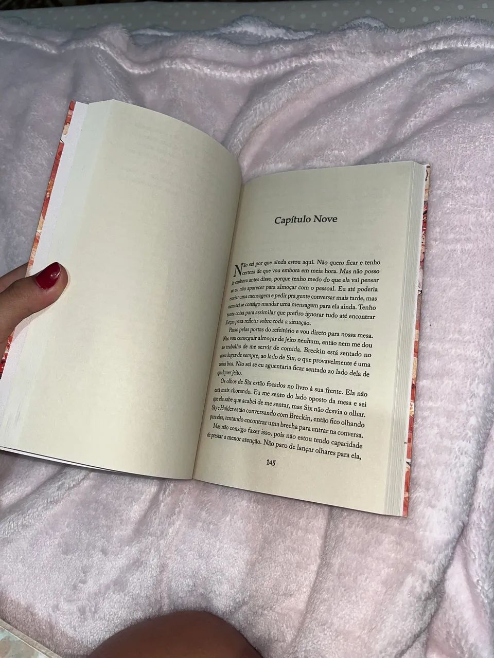 Vendo livro Em Busca De Cinderela Em Busca Da Perfeição de Colleen Hoover