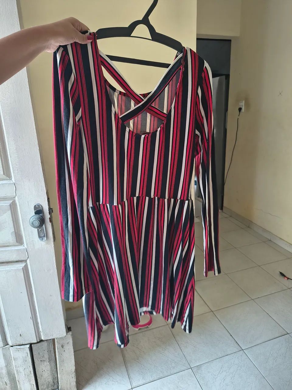 Vestido listrado com manga - Foto 3