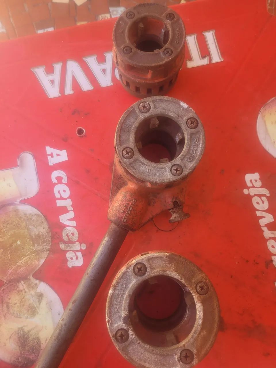 Tarraxa  ridgid 12 R com os cotonetes de 1 1/2, 1 1/4 e 2 polegadas. ( NÃO aceito  oferta)