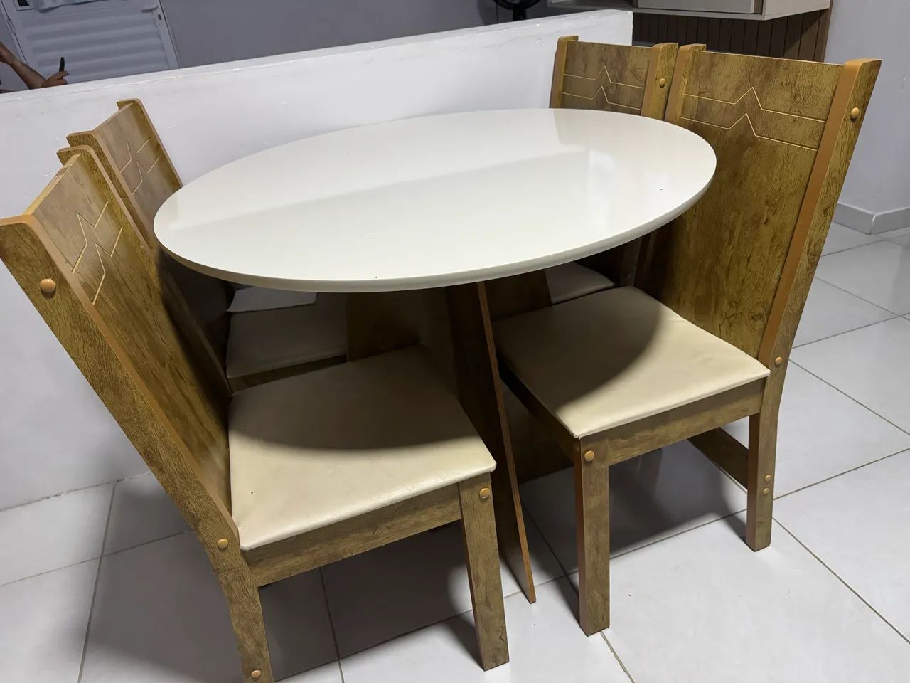 Mesa 4 cadeiras 