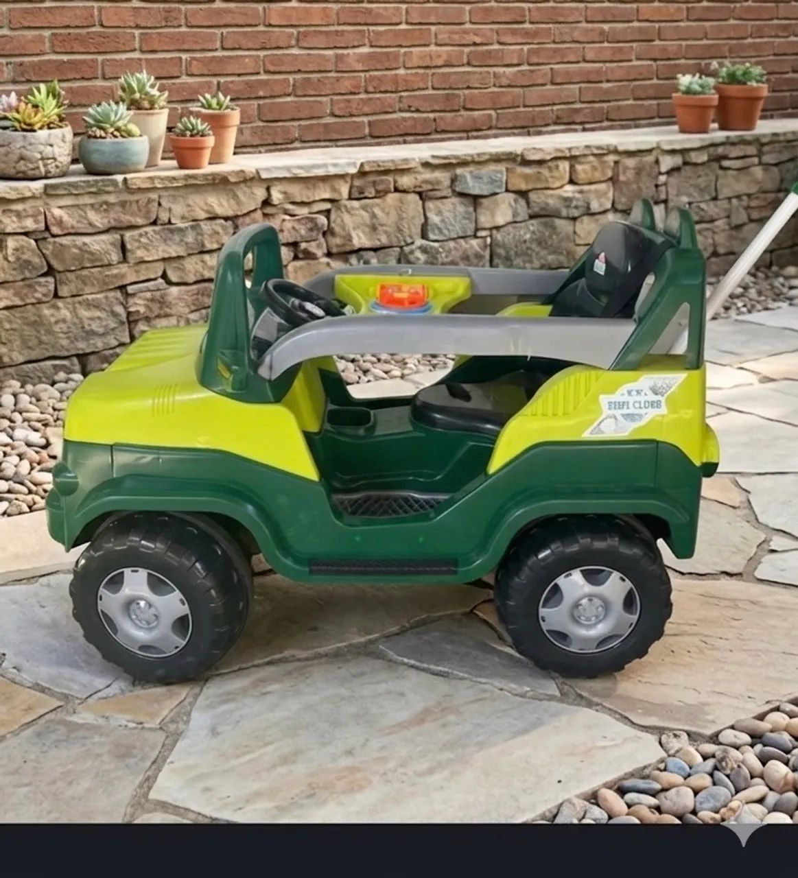 Carrinho de passeio Jeep 