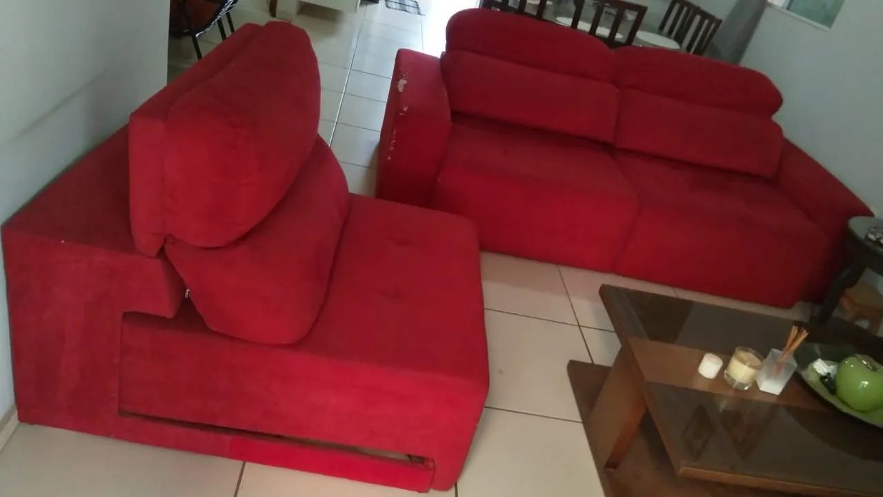 Vendo um sofá grande de carmurca ,retrátil e reclinável - Foto 3