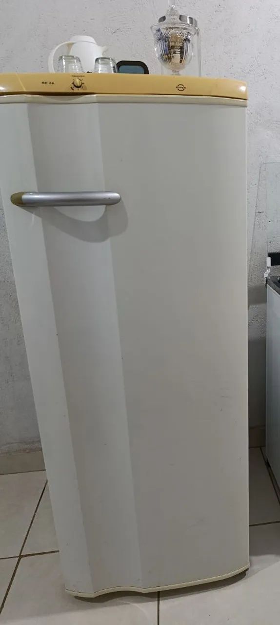 Vende-se geladeira.funcinando perfeitamente  - Foto 2