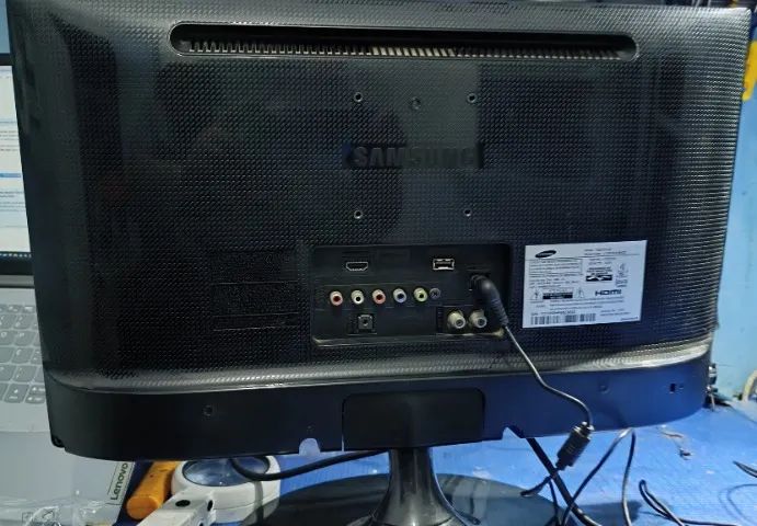 TV Monitor LED de 21,5 polegadas Samsung em perfeito estado - Foto 2
