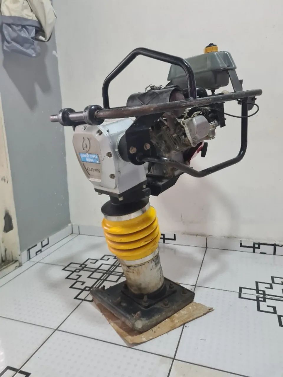 Vendo companhia de solo honda gx160 tipo sapo