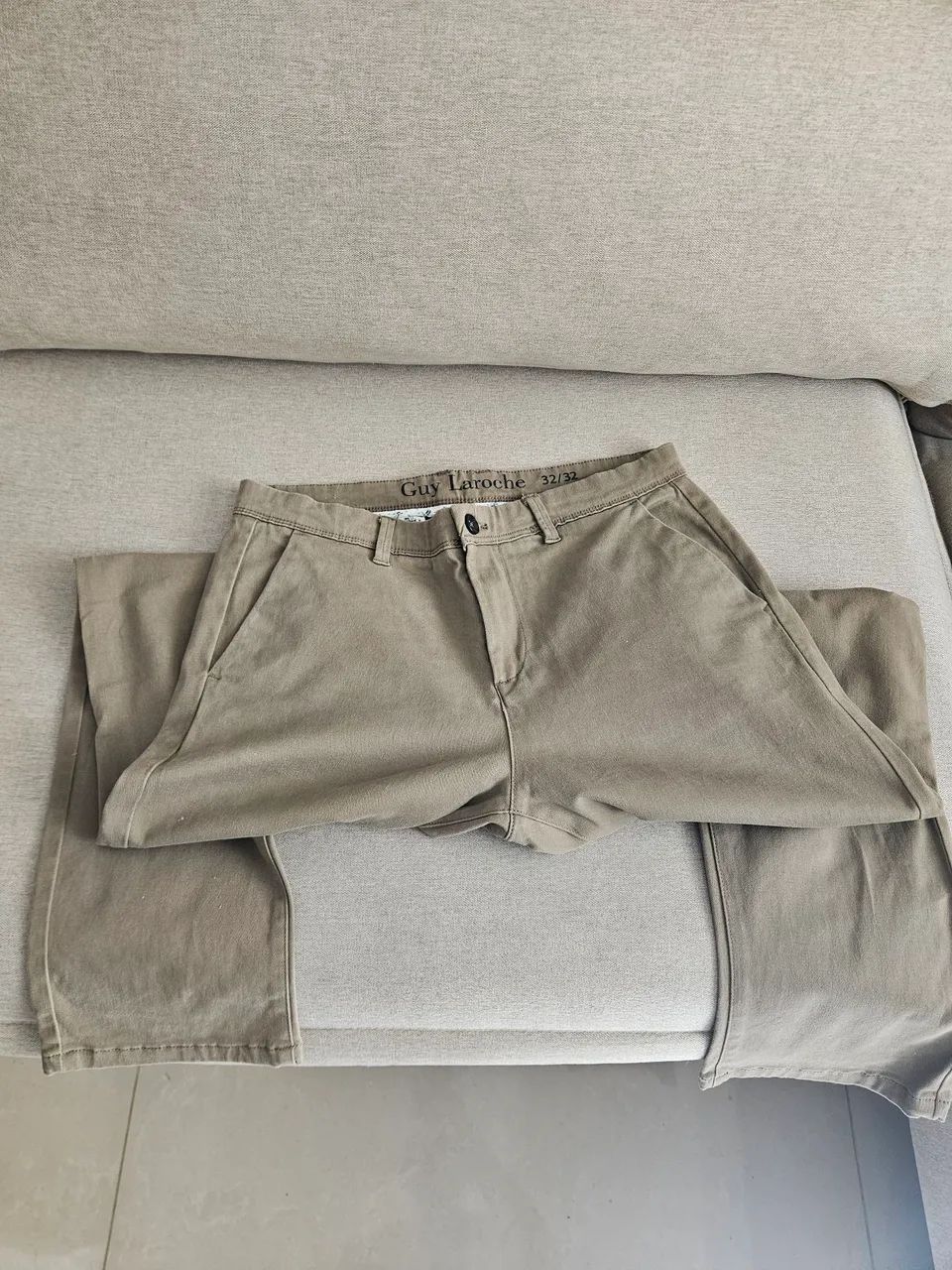 Calça Guy Laroche importada nunca usada - Foto 4